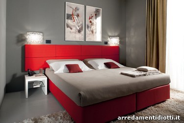 Seipersei-camera-hotel-matrimoniale-boiserie-imbottita-half
